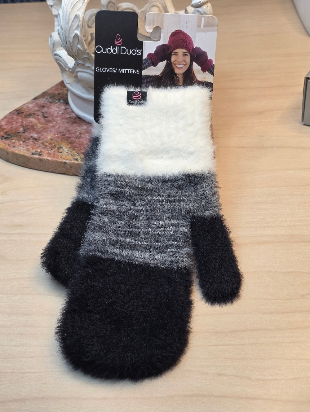NWT Cuddl Duds Fuzzy Colorblock Mittens Black/Gray/White OS
